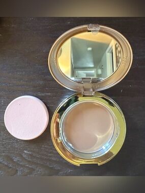 Amuse CASHEW Pressed Powder Gold Compact Cream Concealer - Neutral Beige